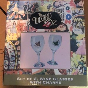 Wizard of Oz wine glass set